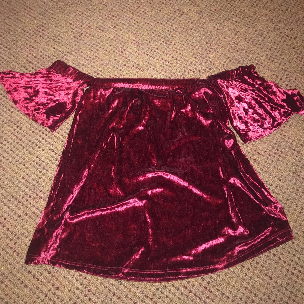 Velvet red off the shoulder shirt!
